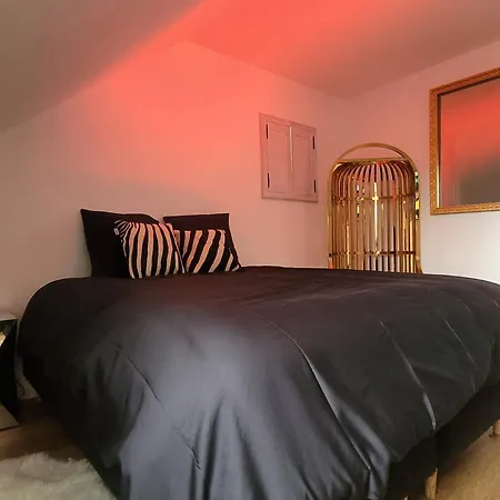 Апартаменты Loveroom Instants Secret *