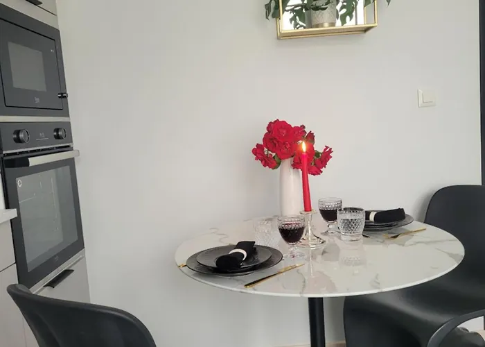 Apartment Loveroom Instants Secret